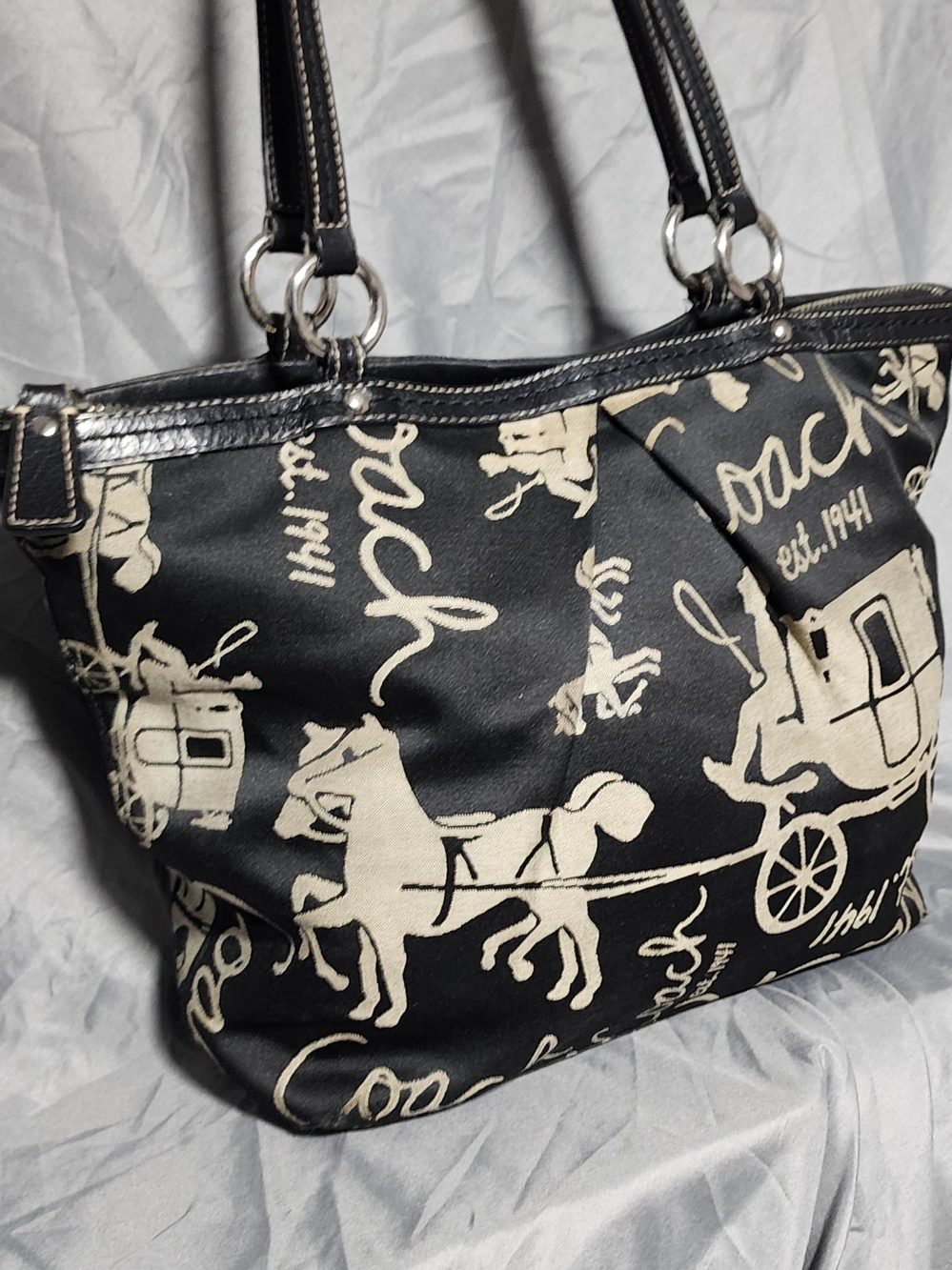 Coach Horse And Carriage Hampton Black Vintage Style Tote Shoulderbag Purse